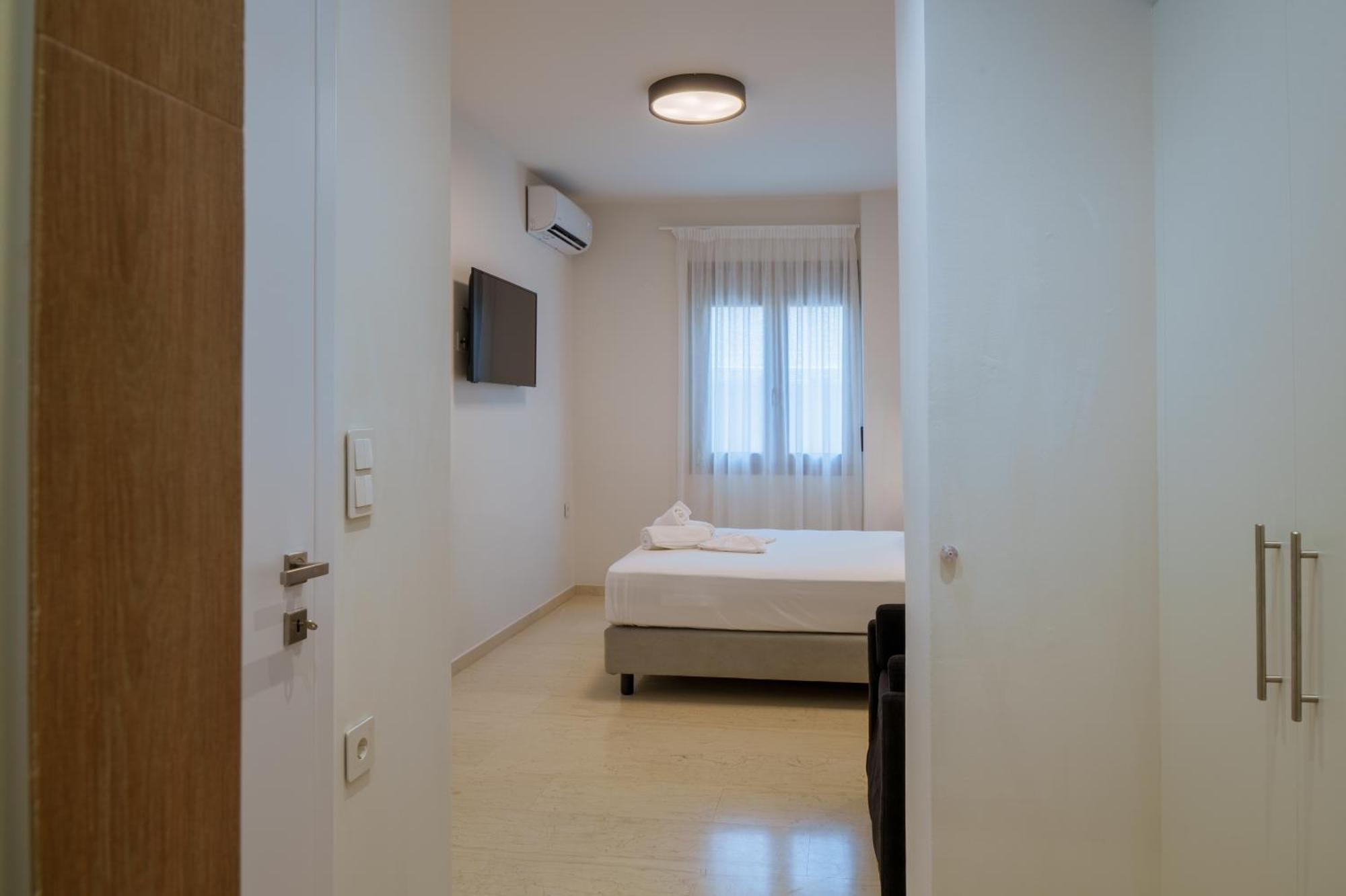 Notos Boutique Apartments Heraklion  Bagian luar foto