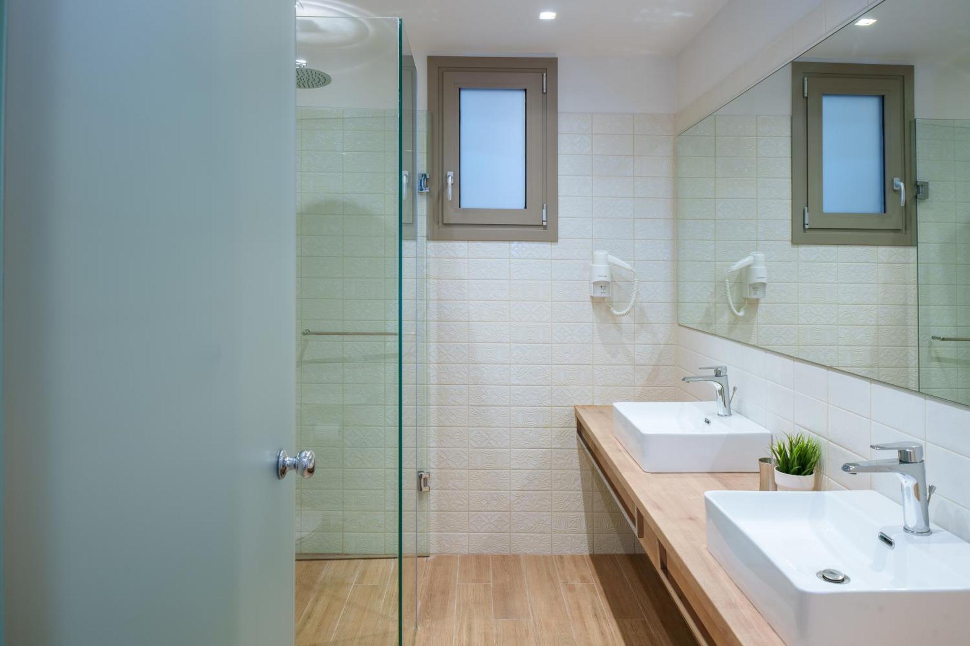 Notos Boutique Apartments Heraklion  Bagian luar foto